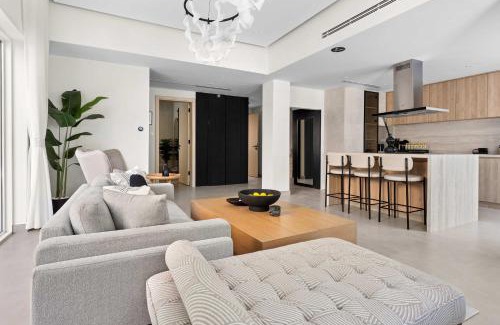 Arabian Ranches Villa | Arabian Ranches Villa sleeps 9 near Golf Courses