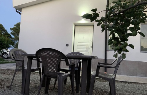 Le Castella Apartment | Aragon Cottage 2