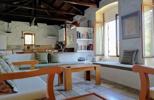 Hydra House | Arbeli House for idyllic sun & sea holidays in Mandraki Bay, Hydra