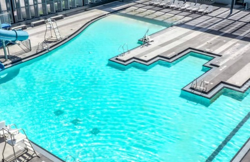 South Central Houston House | Arbor Villas I Sleeps 22 I Central HTX I Parking