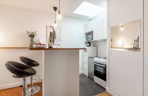 Faubourg-du-Roule Apartment | Arc de Triomphe V - Studio Apartment, Sleeps 2