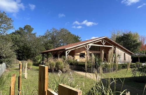 Azur House | ARCHITECT HOUSE, sleeps 6-8, HEATED SWIMMING POOL, SEA AND LAKE, PMR access