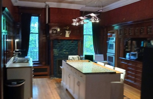 Downtown Minneapolis House | Architect's Brownstone Mansion 6B6B, Porch, Garden