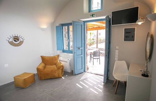 Finikia House | Arck Suites