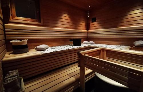 Napapiiri Villa | Arctic Circle Luxury House - close to Santa's Village