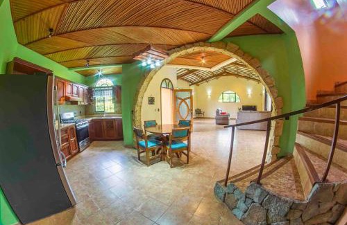 La Fortuna Villa | Arenal Tropical Home Villa