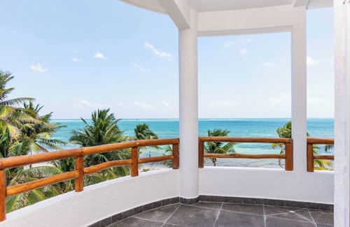 Puerto Morelos Villa | Arenika suite Kala con vista al mar