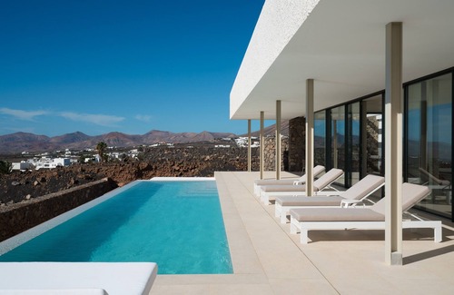Tias Villa | Areté. Casa Agua, con Increíble Terraza y Vistas Panorámicas al mar