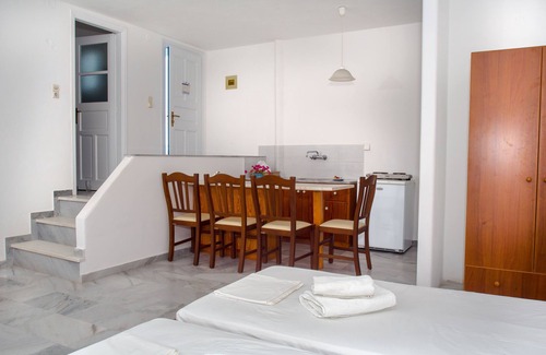 Piso Livadi Apartment | Arkas Inn