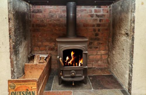 Bamburgh House | Armstrong Cottages No6