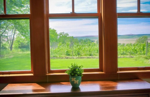 Walla Walla House | Armstrong Vineyard Cottage
