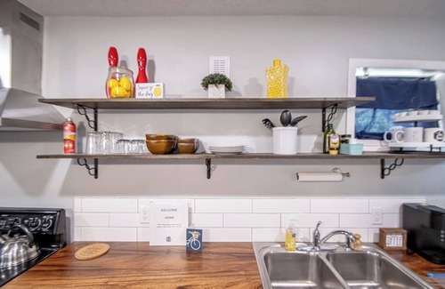 North Little Rock Apartment | Arrowhead B- Perfectly Equipped For Long Stays