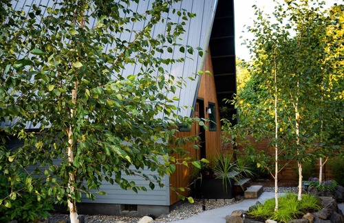 Stevenson Cabin | ArtBliss III: River Views, Soaking Tub, Firepit
