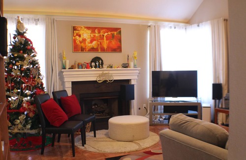 Round Rock House | Artistic 1-bedroom in a house - Bliss in a heavenly retreat