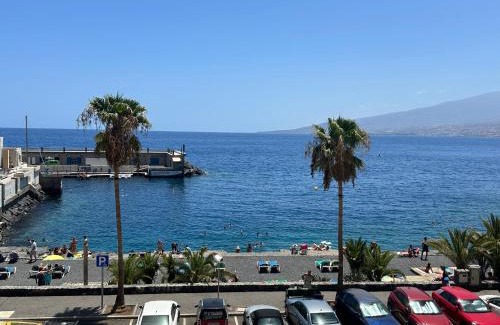 Radazul Apartment | Artistic beachfront apartment