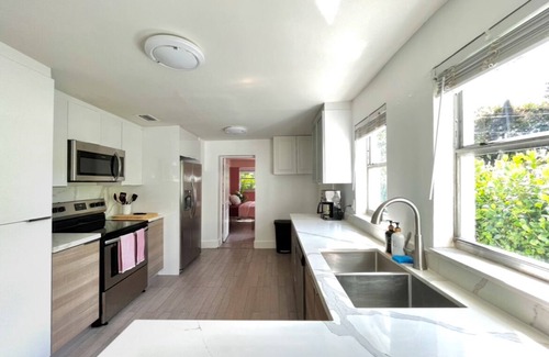 Buena Vista House | Artsy Falls Design district 5 mins