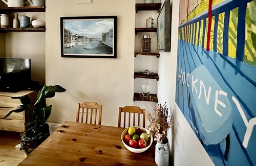 Ferndale Apartment | Arty Apartment - 10 min from the heart of London!