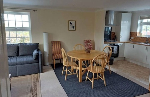 Bouvet Island House | Arundel Central Apartment with rare parking. Pet Friendly.