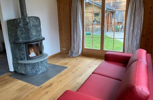 Monstein Ski Chalet | As good as new 2-room holiday chalet (55m2)