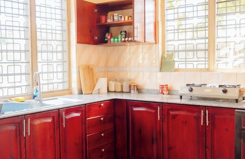 Mbezi Beach Bed & Breakfast | Asili Beach Housennwith access to the beach for endless walks