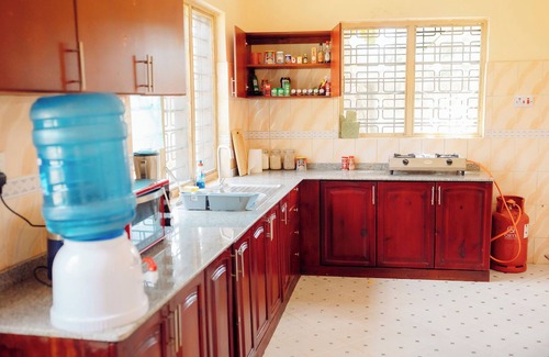 Mbezi Beach Bed & Breakfast | Asili Beach Housennwith access to the beach for endless walks