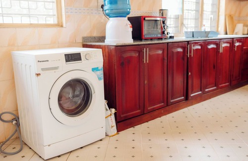 Mbezi Beach Bed & Breakfast | Asili Beach Housennwith access to the beach for endless walks