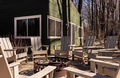 Lakeside House | Assn Beach Across The Street, Hot Tub, Guest House