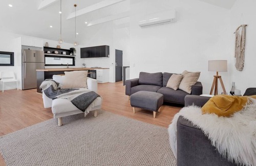 Lake Crackenback Ski Chalet | Aster Chalet | Crackenback | Sun-Drenched | 2BR