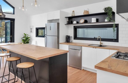 Lake Crackenback Ski Chalet | Aster Chalet | Crackenback | Sun-Drenched | 2BR