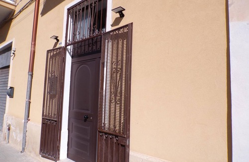 Santa Lucia Apartment | Astra Wi-fi Studio Apartment in the Historic Center