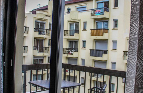 Clermont Ferrand City Centre Apartment | AT HOME Studio meublé, Place Jaude