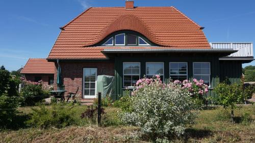 Ostseebad Ahrenshoop Apartment | Atelierwohnung Götze