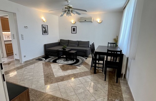 Wittau Apartment | Atemberaubendes Apartment mit Pool