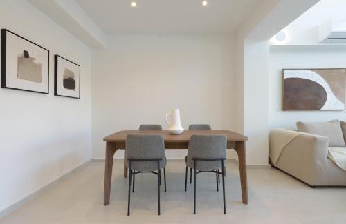 Elliniko Apartment | Athenean Private Pool Heaven