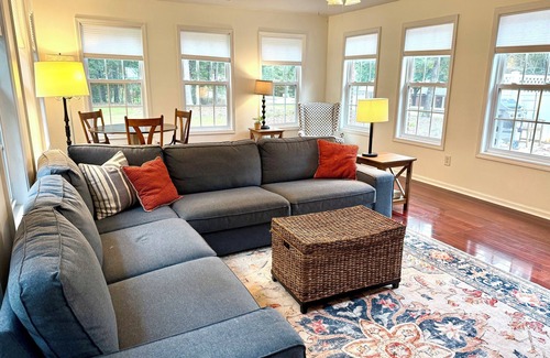Athens House | Athens Game Day Getaway: OleMiss/TX Availability - 7 miles from Sanford