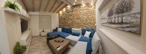 Neos Kosmos Apartment | Athens Timeless Escape