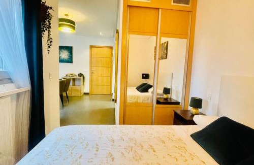 Almendrales Apartment | ATICO CON TERRAZA - cerca a MADRID RIO