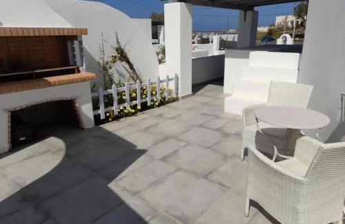 Kamari Apartment | Atlantis - by S paradise - outdoor jacuzzi & seaview
