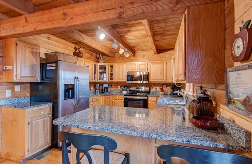 Boone Cabin | Atop Boone - Sleeping Loft, Pet Friendly, Jacuzzi Tub, large deck with great views!