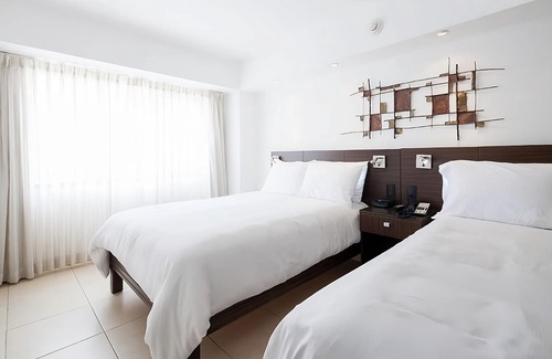 San Jose Hotel | Attend a Concert at Parque Morazán! Free Parking, Pet-Friendly Property