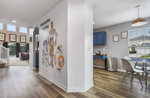 Lake Berkley House | Attention Star Wars fans! Amazing 6 BR pool