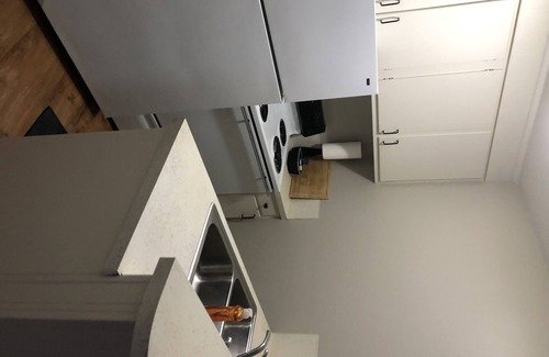 Hillcrest Apartment | Attention traveling professionals! 1BR/1BA 30-day minimum rental