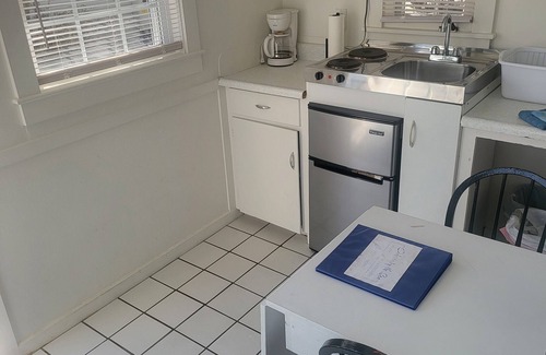 Ocean Park Cottage | Attractive 1 bedroom cabin only 50 ft from beach