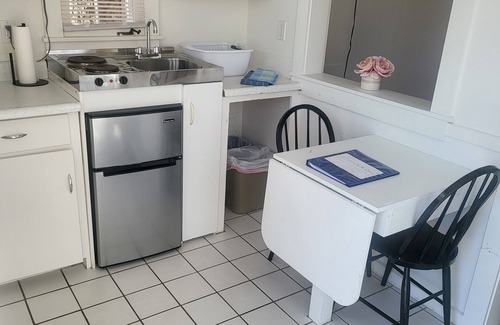 Ocean Park Cottage | Attractive 1 bedroom cabin only 50 ft from beach