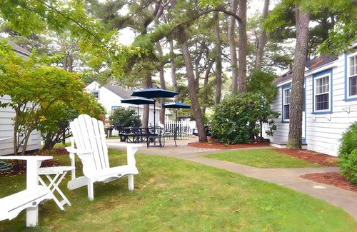 Ocean Park Cottage | Attractive 1 bedroom cabin only 50 ft from beach