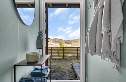 Baerum Municipality Condo | Attractive 2 Rooms Apartment Centrally Located