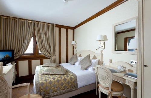 Le Mont-Saint-Michel Hotel | Auberge Saint Pierre