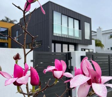 Te Atatu Peninsula House | Auckland Sunrise Sea View