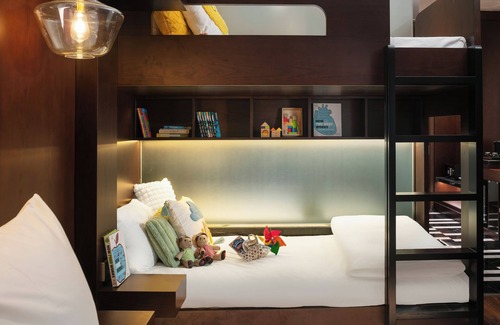 Hang Buom Hotel | Aurora Central Hotel