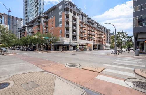 Second Street District Apartment | Austin Astonishing 2BD 2BA Downtown Apartment